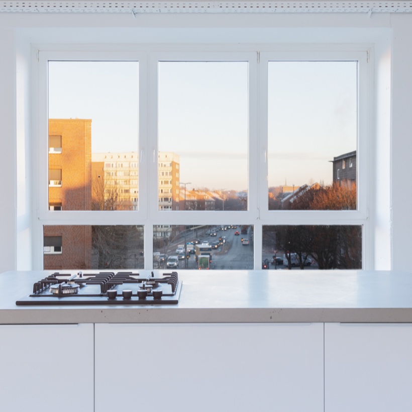 Ausblick mit Küchenblock Vorschaubild goot-oort.studio